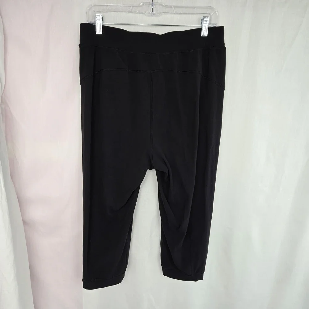 Lululemon Black Nulu Capri Loose Jogger Cropped Pants Pockets Size 10 Athleisure